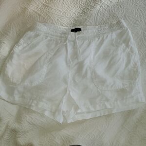 Quince White Women's Cargo Shorts